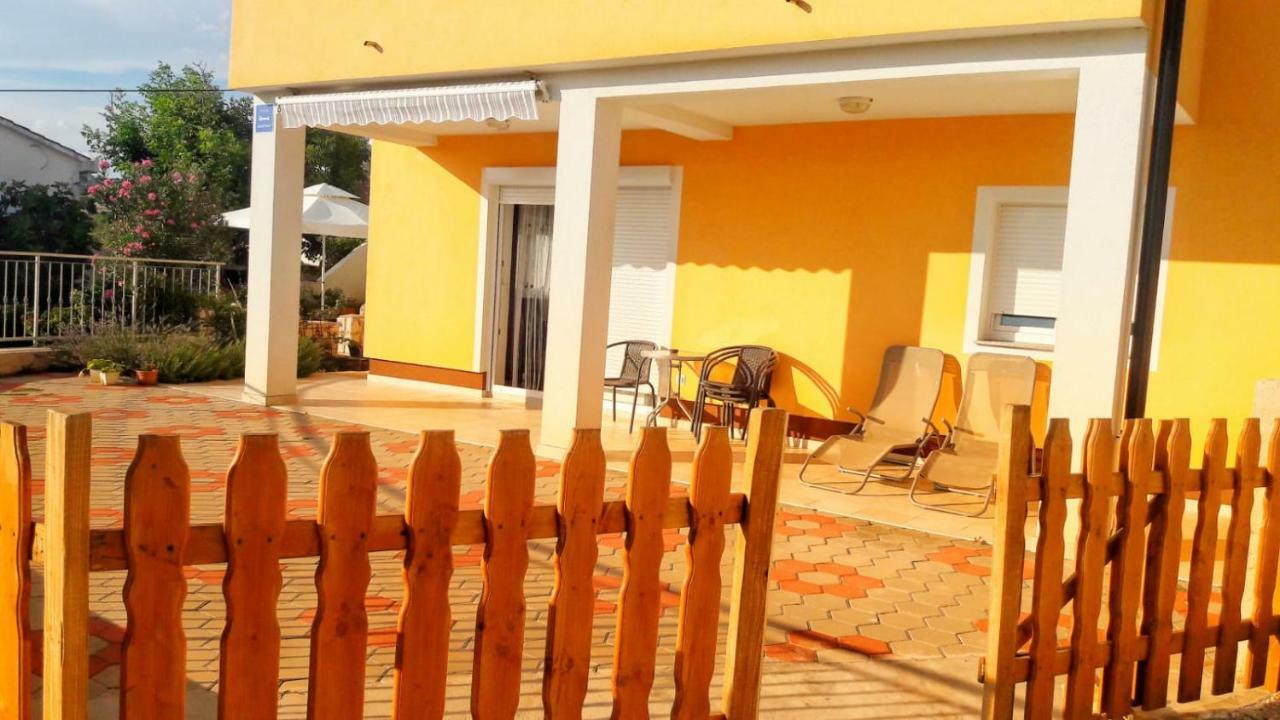 Apartman Kolan Esterno foto